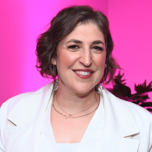 celebrity Mayim Bialik